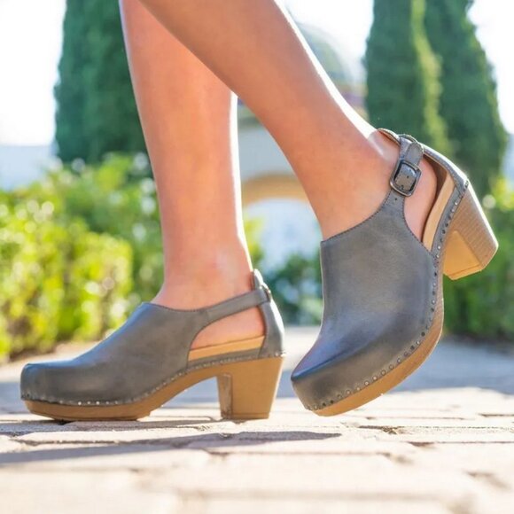 NEW DANSKO SASSY CLOGS GREY SLATE MILLED BURNISHED LEATHER SHOES WOMENS 40 9 9.5 - Picture 2 of 13